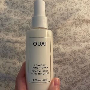 Ouai leave in conditioner hair spray
